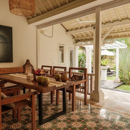 Uma Lima Villa Batu Belig - Close To The Beach Canggu Eksteriør billede