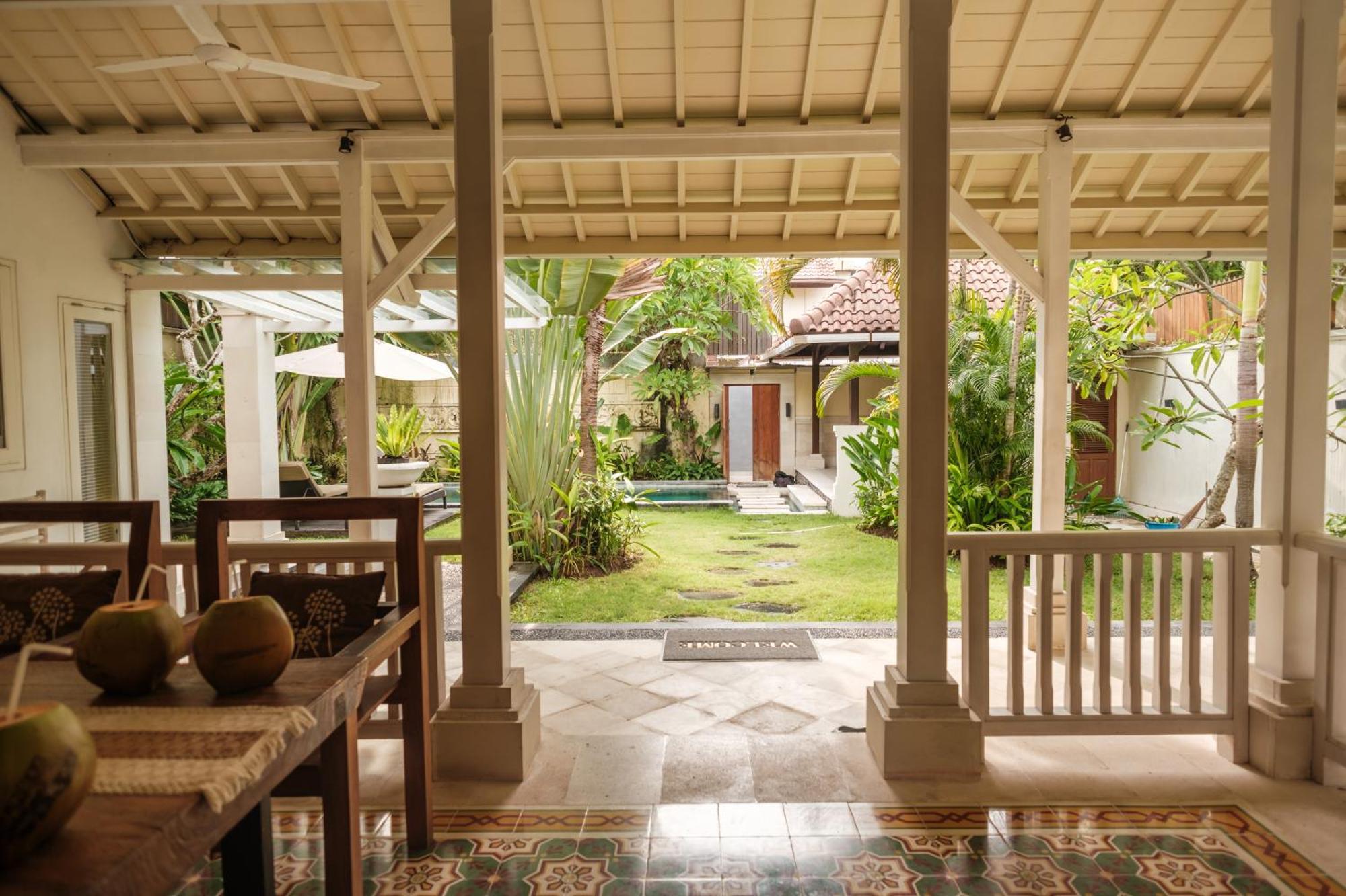 Uma Lima Villa Batu Belig - Close To The Beach Canggu Eksteriør billede