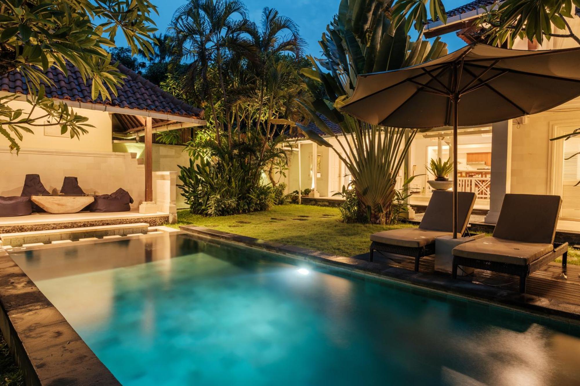 Uma Lima Villa Batu Belig - Close To The Beach Canggu Eksteriør billede