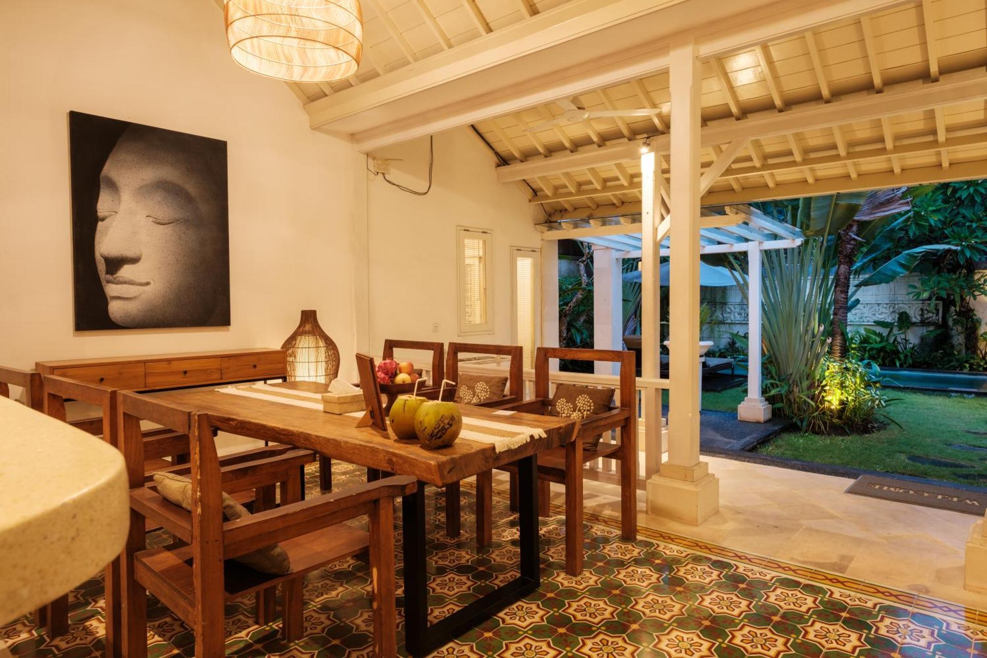 Uma Lima Villa Batu Belig - Close To The Beach Canggu Eksteriør billede