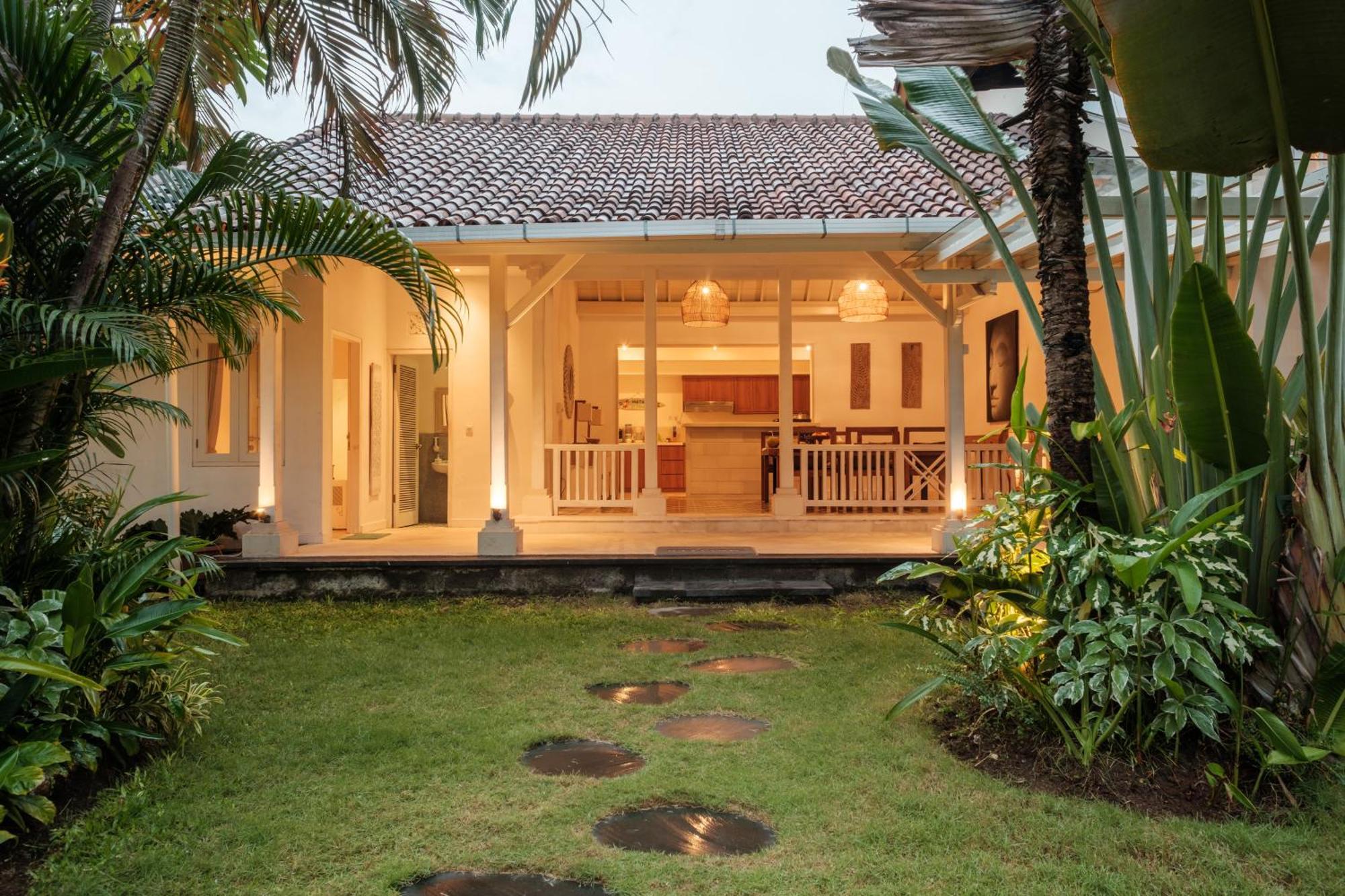 Uma Lima Villa Batu Belig - Close To The Beach Canggu Eksteriør billede