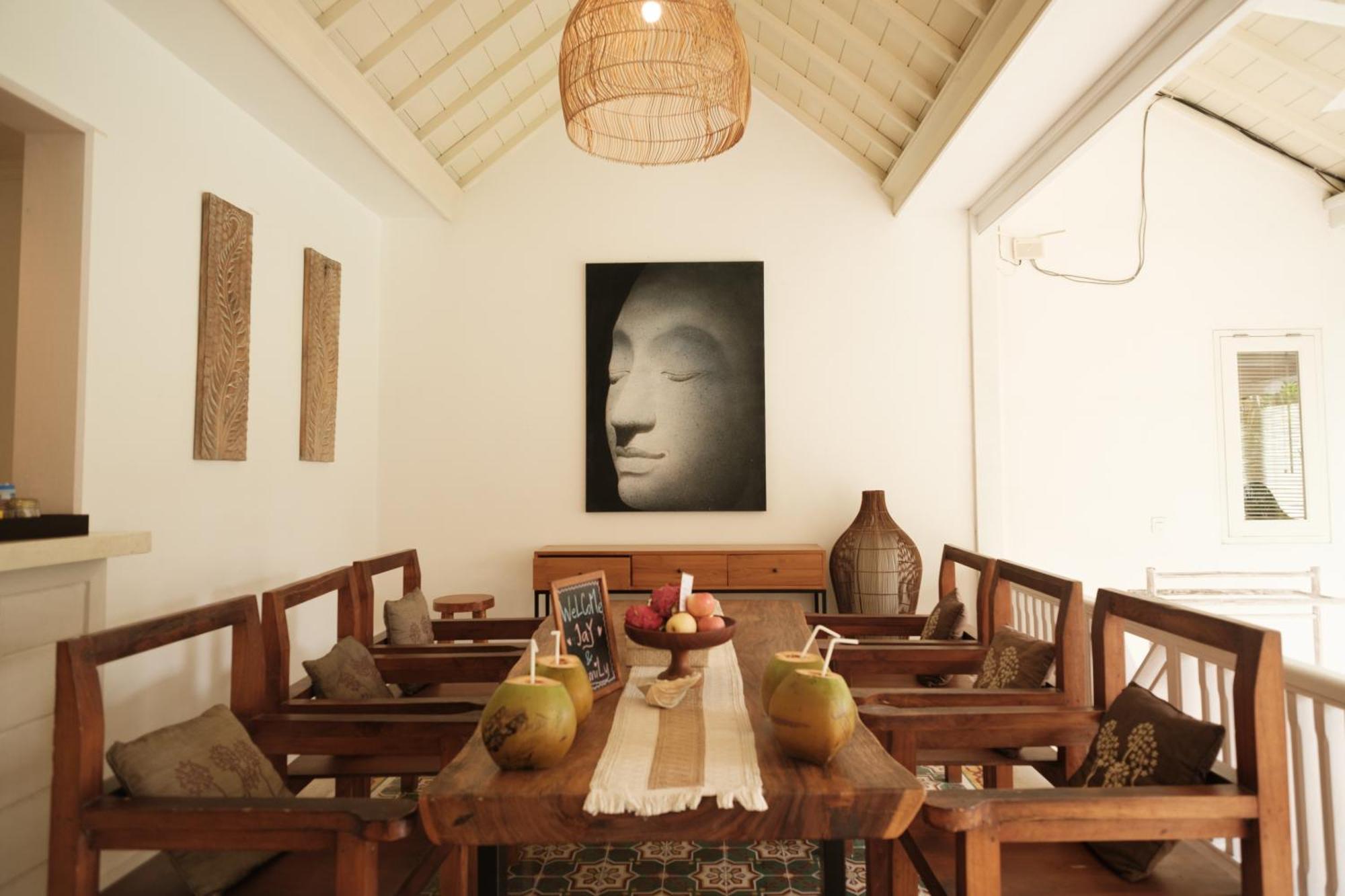 Uma Lima Villa Batu Belig - Close To The Beach Canggu Eksteriør billede