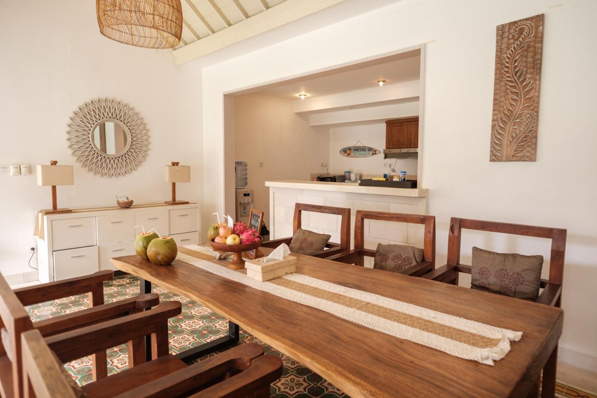 Uma Lima Villa Batu Belig - Close To The Beach Canggu Eksteriør billede