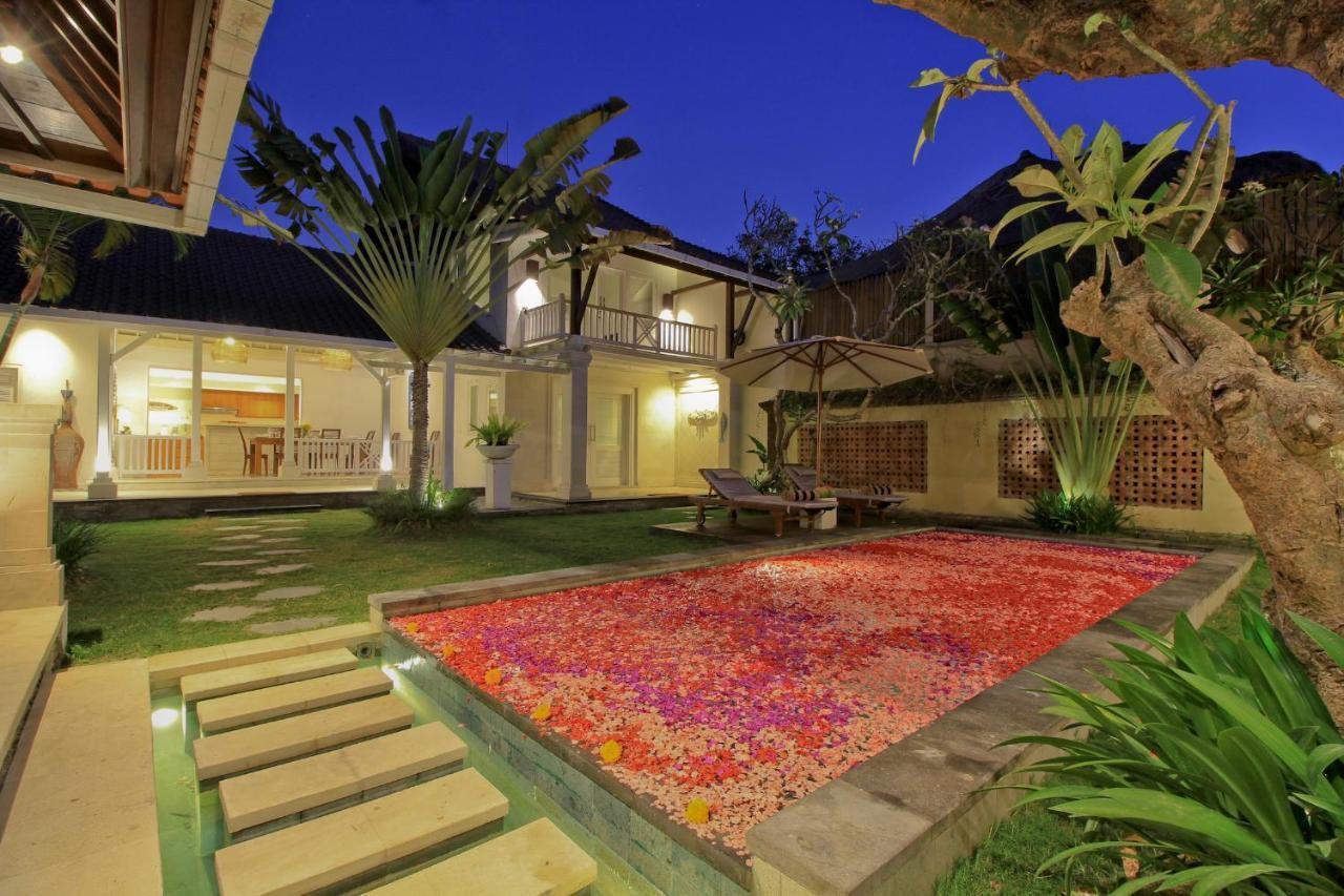 Uma Lima Villa Batu Belig - Close To The Beach Canggu Eksteriør billede