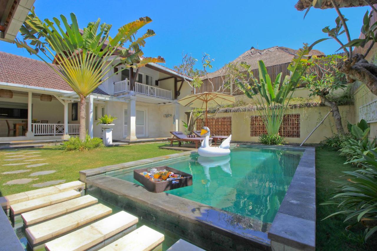 Uma Lima Villa Batu Belig - Close To The Beach Canggu Eksteriør billede