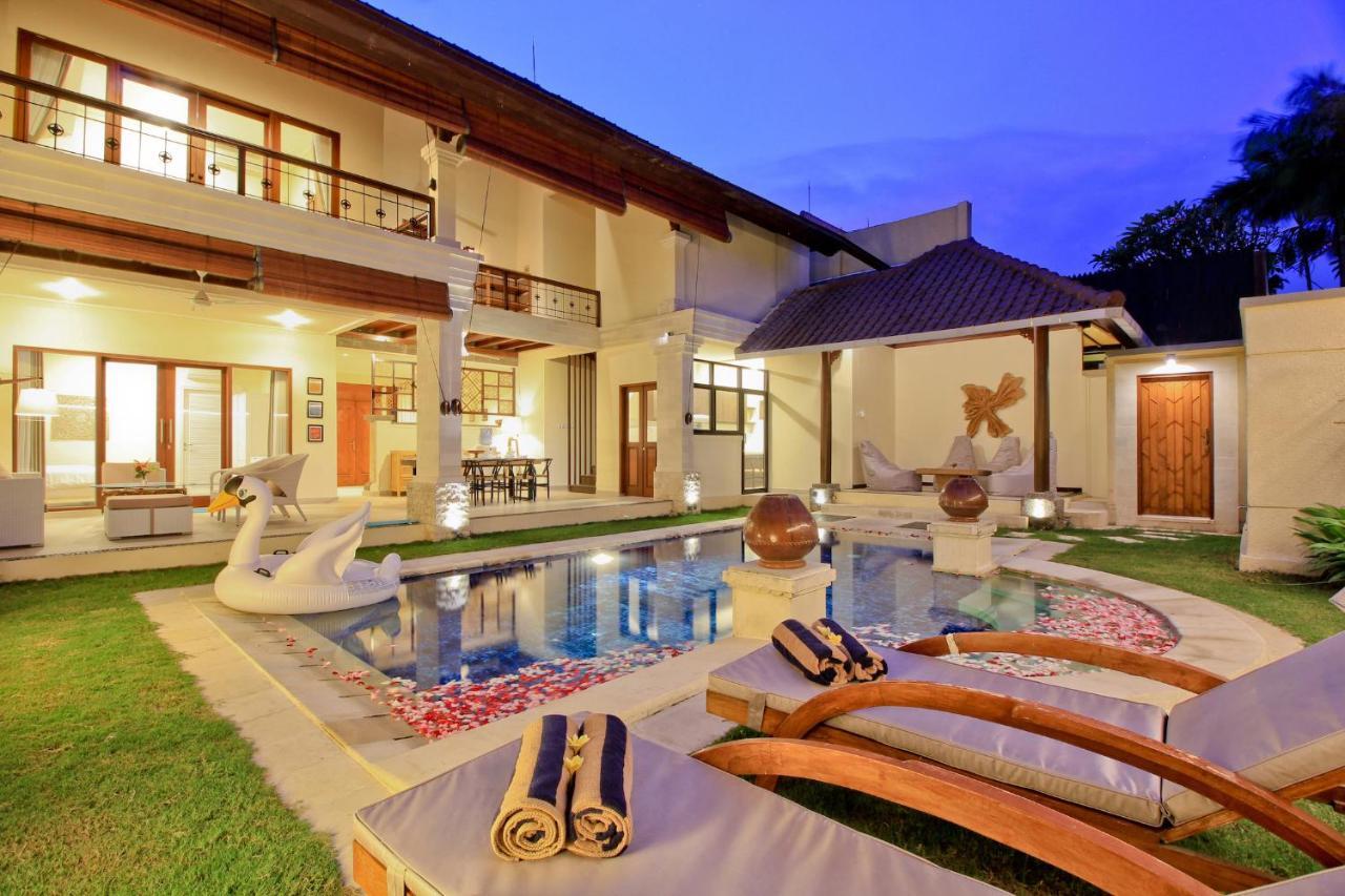 Uma Lima Villa Batu Belig - Close To The Beach Canggu Eksteriør billede
