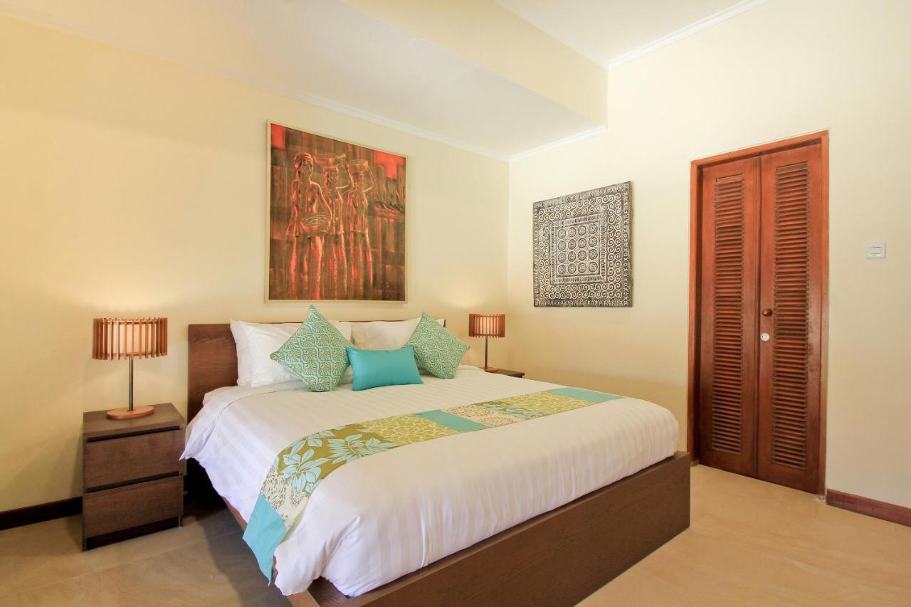 Uma Lima Villa Batu Belig - Close To The Beach Canggu Eksteriør billede